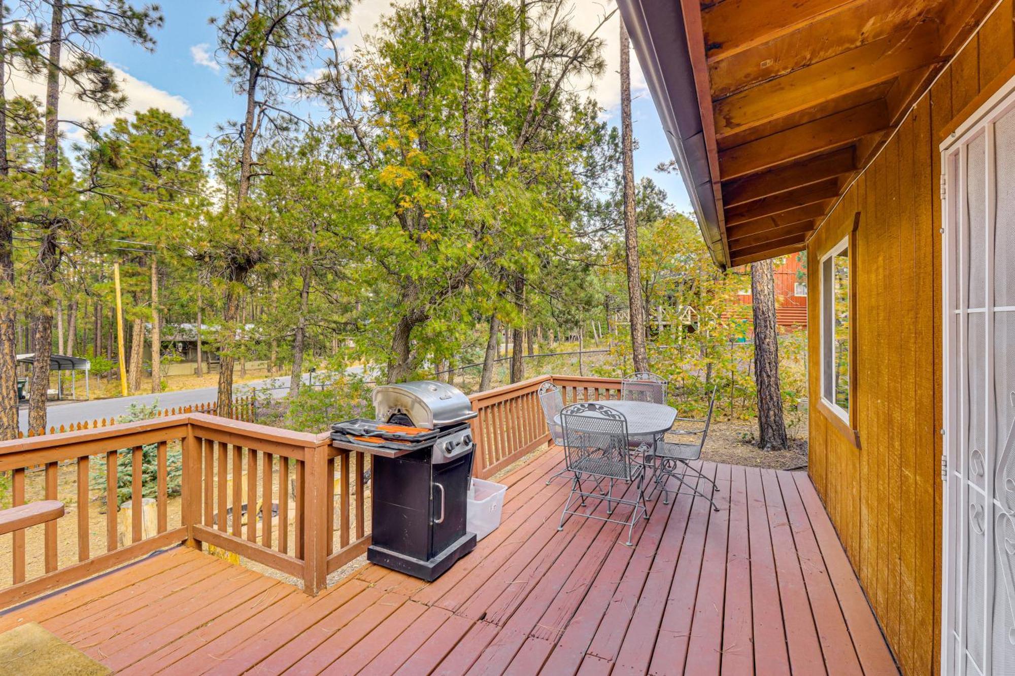 Cozy Lakeside Escape With Deck 4 Mi To Rainbow Lake ไพน์ท็อป-เลคไซด์ ภายนอก รูปภาพ